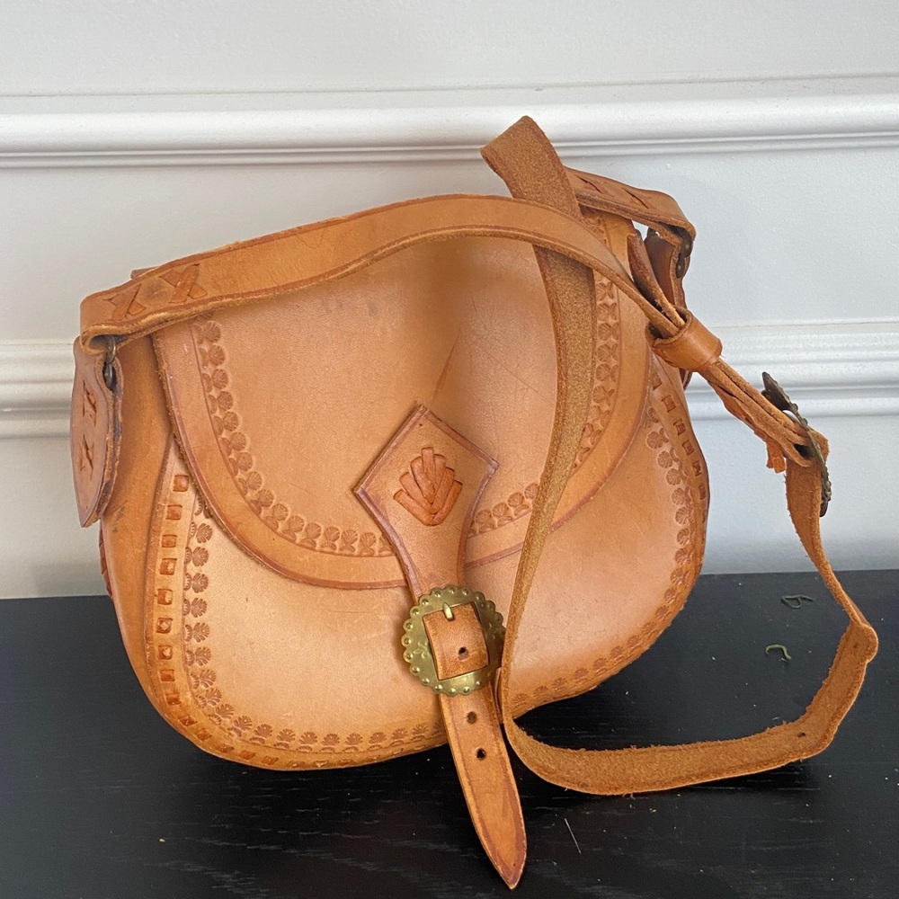 VTG  Hand Tooled Tan Saddle Leather Purse Shoulder Bag - Picture 2 of 7